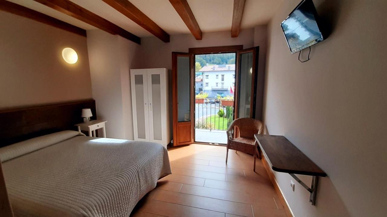 Hostal-Cicloturismo Lopenea Лейса Экстерьер фото