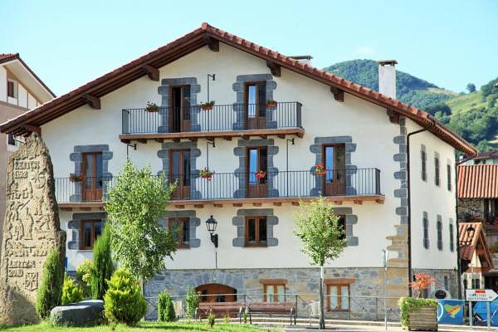 Hostal-Cicloturismo Lopenea Лейса Номер фото