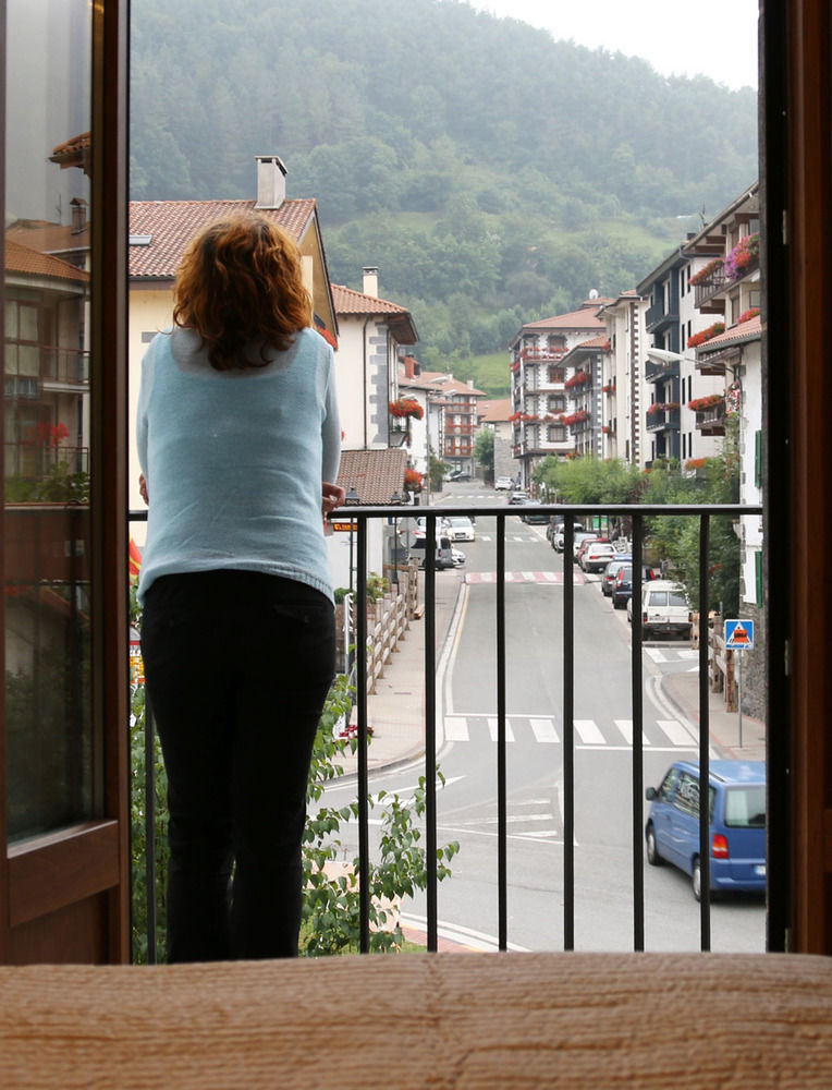 Hostal-Cicloturismo Lopenea Лейса Экстерьер фото